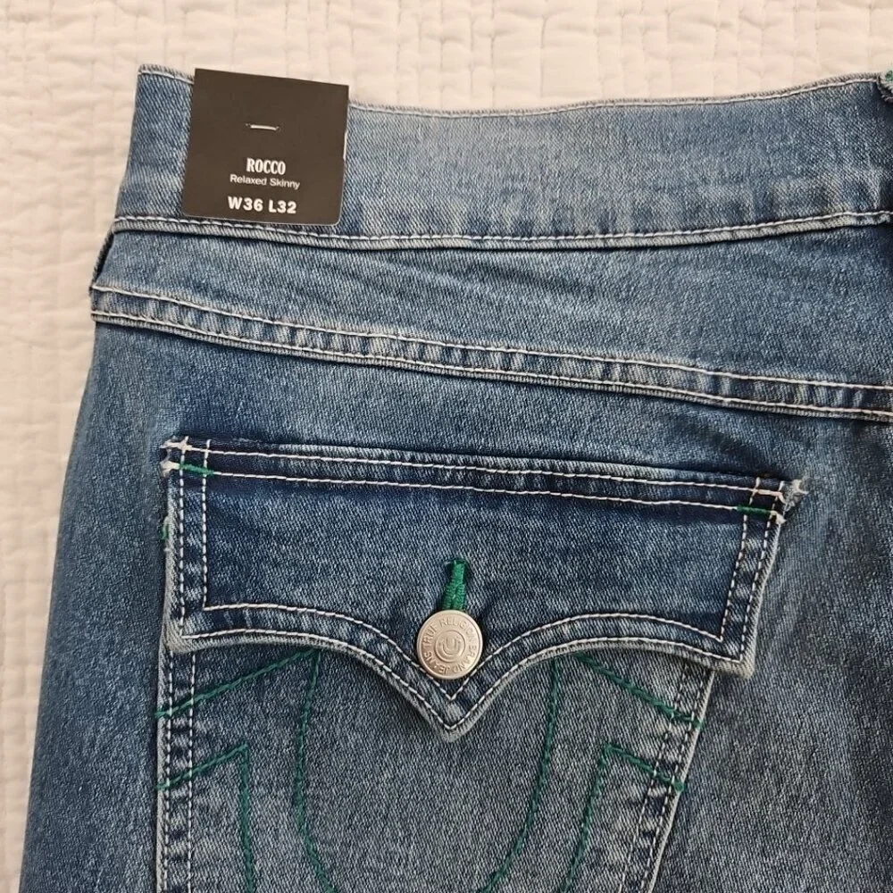 NWT True Religion Rocco Jeans Men's 36x32 Light Relaxed Flap Pocket Green Stitch
